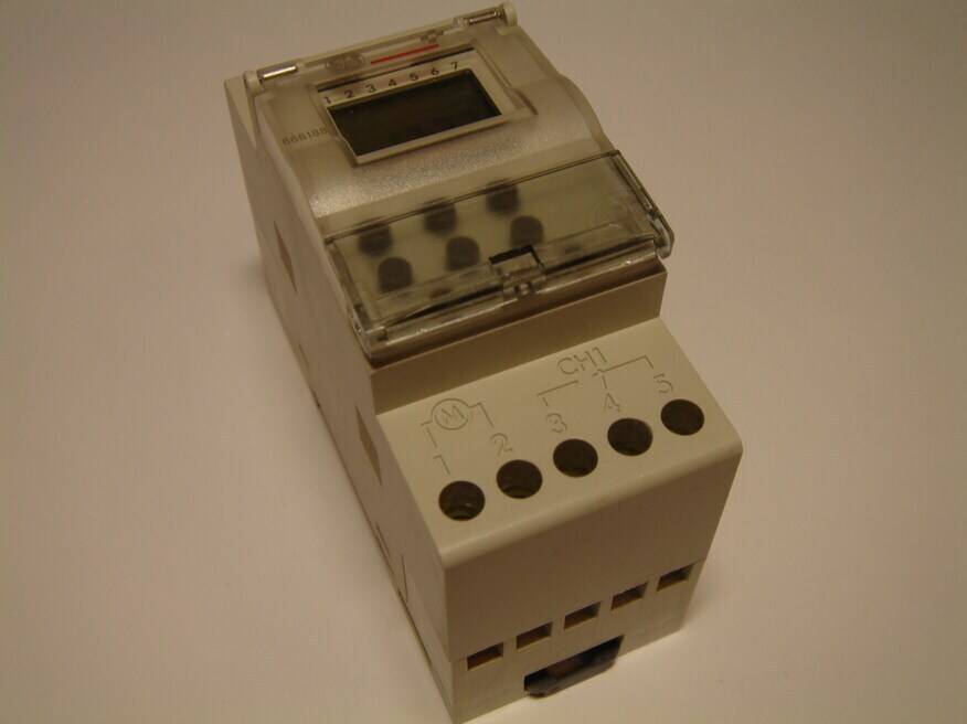 <p>
	Programmkell GLXQ21W20, General Electric, 666188</p>
