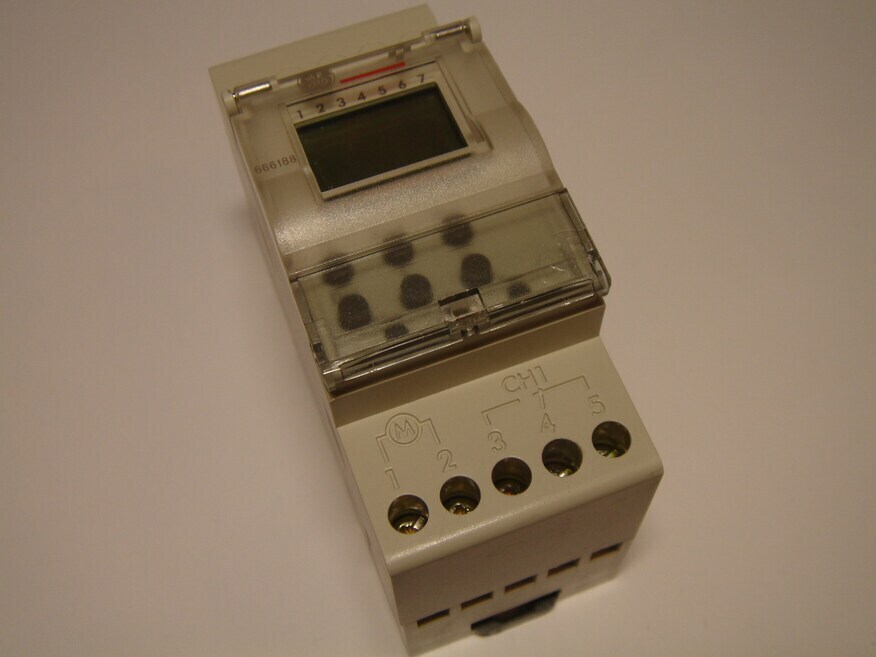 <p>
	Programmkell GLXQ21W20, General Electric, 666188</p>
