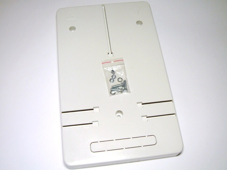 <p>
	Куплю основания для 3-фазных счётчиков</p>
