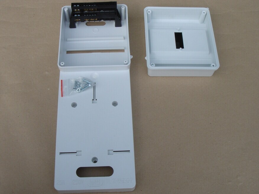 <p>
	Куплю основания для 1-фазных счётчиков вместе с электрощитом</p>
