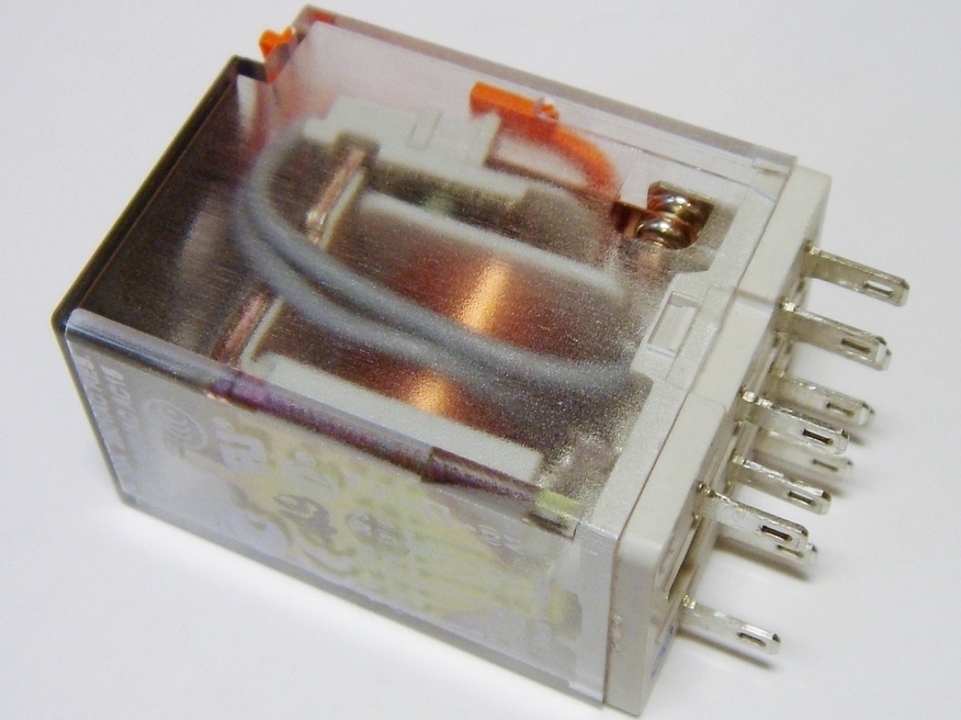 <p>
	Реле ABB CR-M230AC3, 1SVR405612R3000</p>
