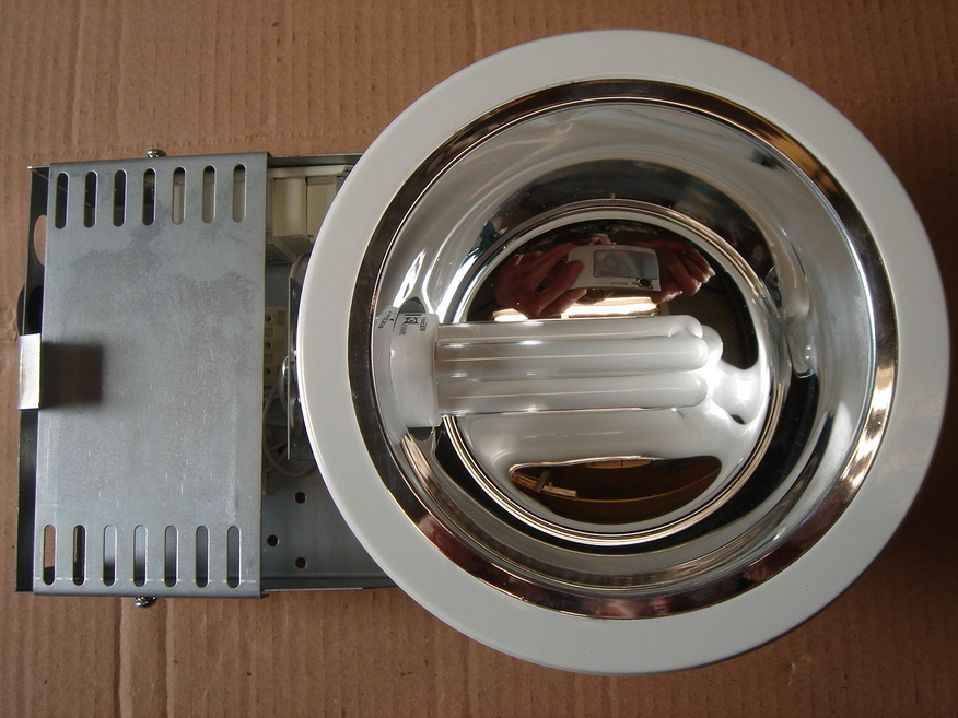 <p>
	Куплю светильники 1 x 18 Вт.</p>
