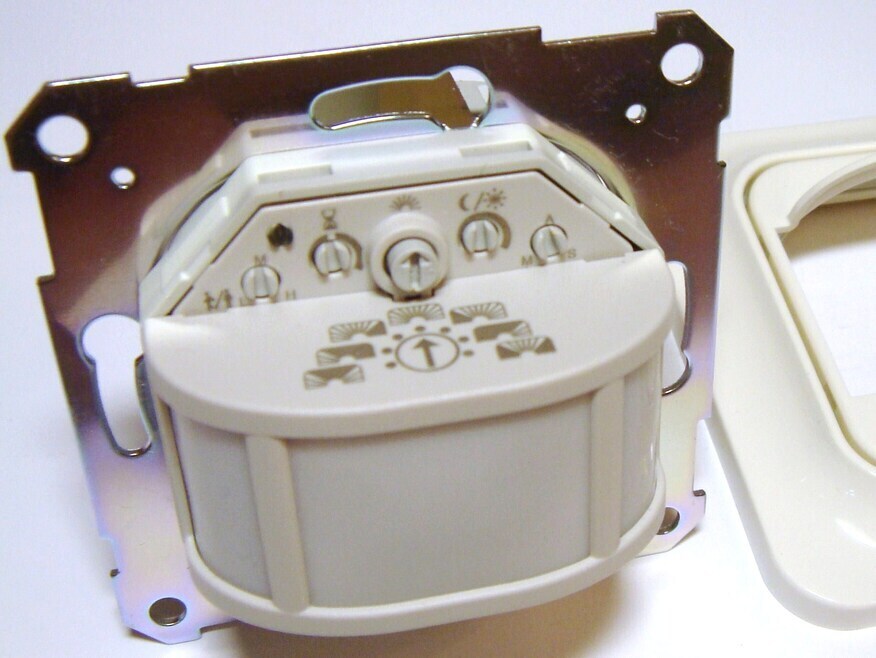 <p>
	Liikumisandur Schneider Electric (sari - Trend), CCTPR10103</p>
