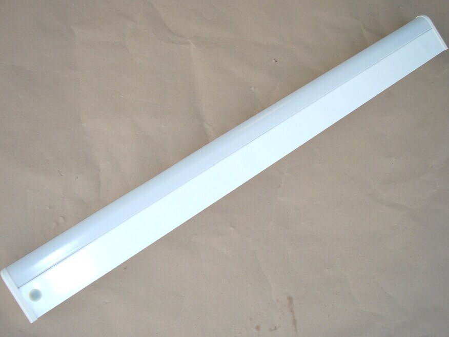 <p>
	Peeglivalgusti 1x36 W, Glamox Sala 136, 081140300</p>
