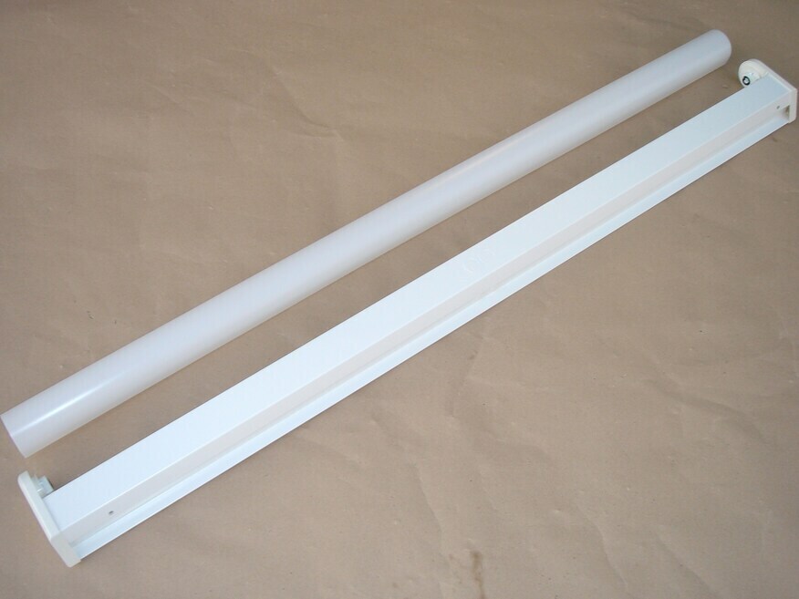 <p>
	Peeglivalgusti 1x36 W, Glamox Sala 136, 081140300</p>
