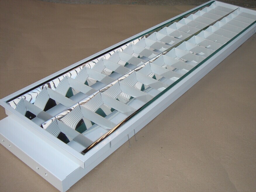 <p>
	Куплю светильники 2 x 36 Вт</p>
