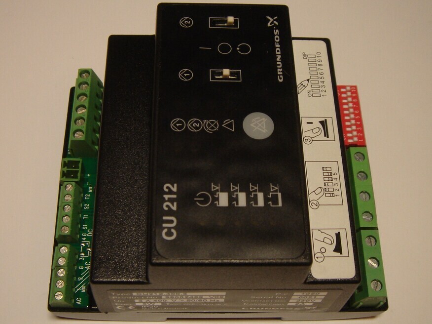 <p>
	Ostan kontrollereid Grundfos CU212.400.3</p>
