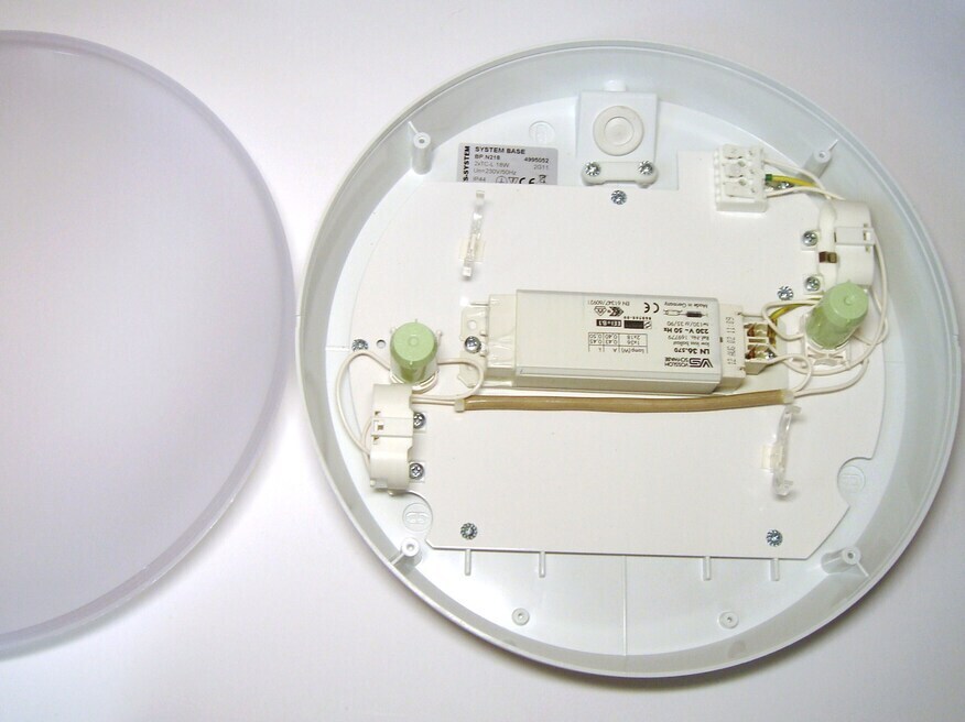 <p>
	Светильник 2 x 18 Вт, BP.N218, Es-system Base, 4995052</p>
