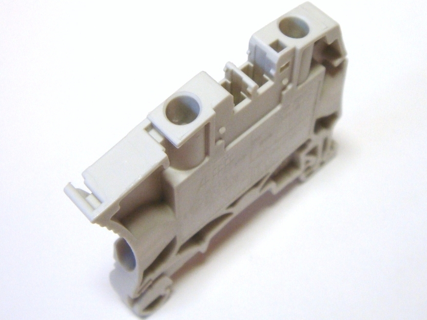 <p>
	Проходная клемма 4 мм², серая, ZS4, ABB, 1SNK505010R0000</p>
