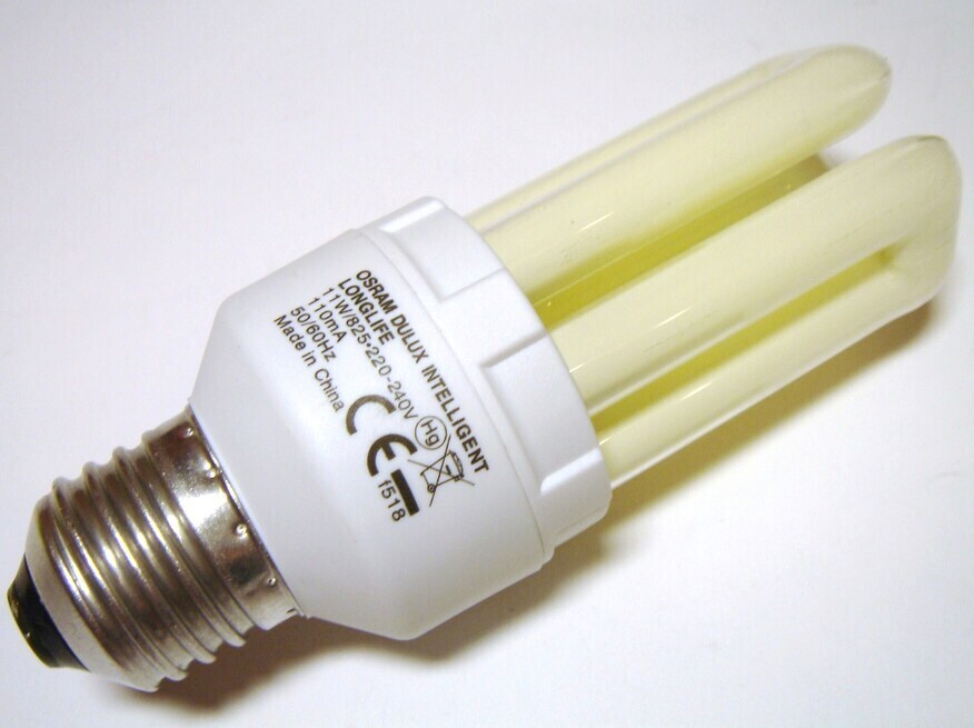 <p>
	Экономичная лампа 11 Вт, Osram Dulux® Intelligent 11W/825/E27, 811598</p>

