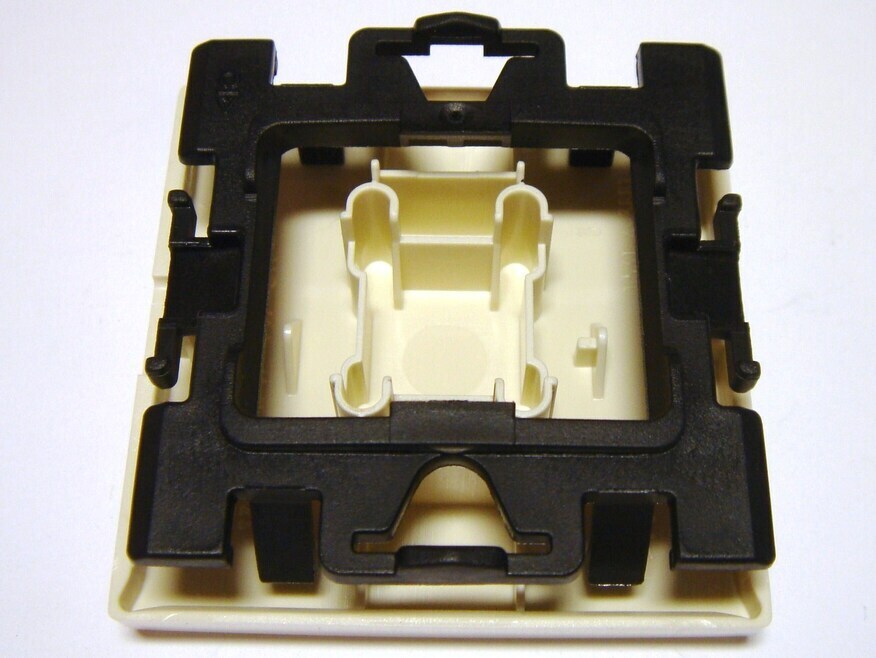 <p>
	Ühene klahv ABB (sari - Basic55), 2006/6 UC-92-507, süvispaigaldusega lüliti sisule</p>
