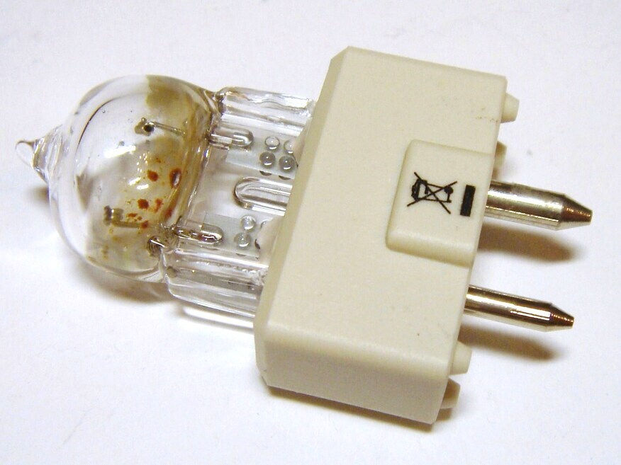 <p>
	Куплю металлогалогенные лампы 152 Вт, Philips, Osram, General Electric, Tungsram, Sylvania</p>
