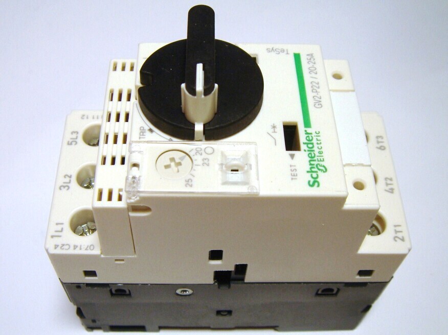 <p>
	Aвтомат защиты электродвигателя 3-фазный 20-25A, Schneider Electric, GV2P22, 021353</p>
