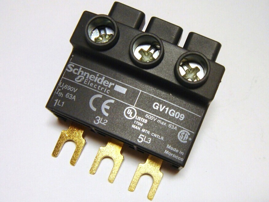 <p>
	Переходные клеммы Schneider Electric, GV1G09, 021257</p>
