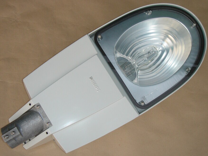 <p>
	Tänavavalgusti 100/150 W, Philips Selenium, SGP340 SON-T100/150W II FG SUD CH 48/60, 127668, <span style="color:#ff0000;">võimsuse ümberlülitiga LLC7120/00, Chronosense</span></p>
