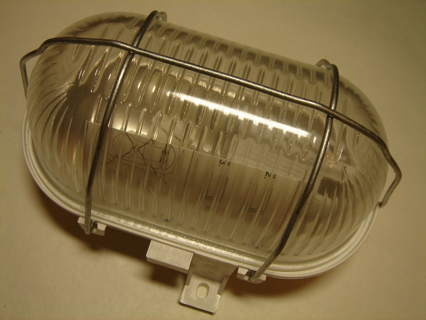 <p>
	Куплю светильники 60W</p>
