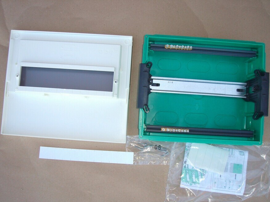 <p>
	Moodulkilp süvistatav 12 moodulit, Schneider Electric, Mini Pragma, MIP22112T, 014802</p>
