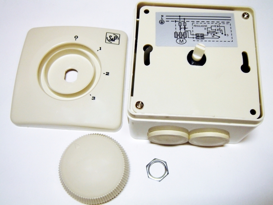 <p>
	Mootoripöörete kiiruse regulaator Soler & Palau, HTB-150N</p>
