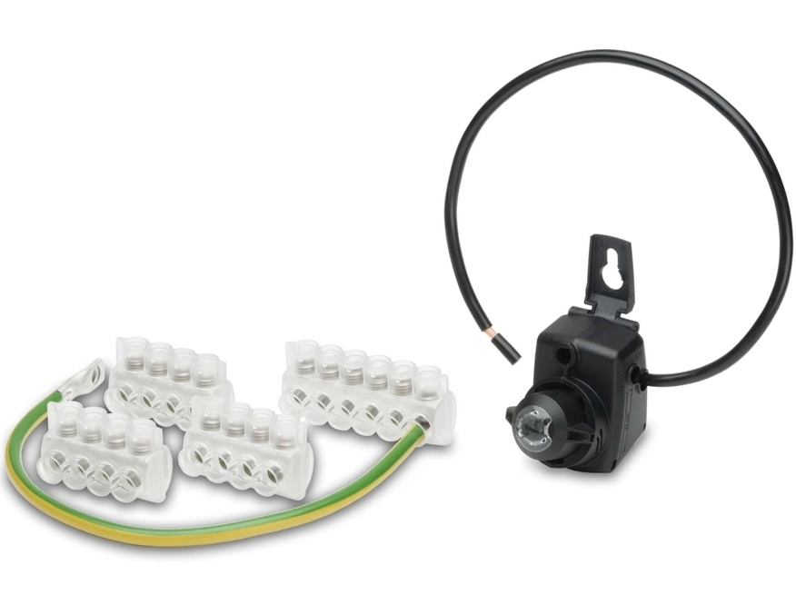 <p>
	Куплю комплекты для столбов уличного освещения LCK4-16, Ensto</p>
