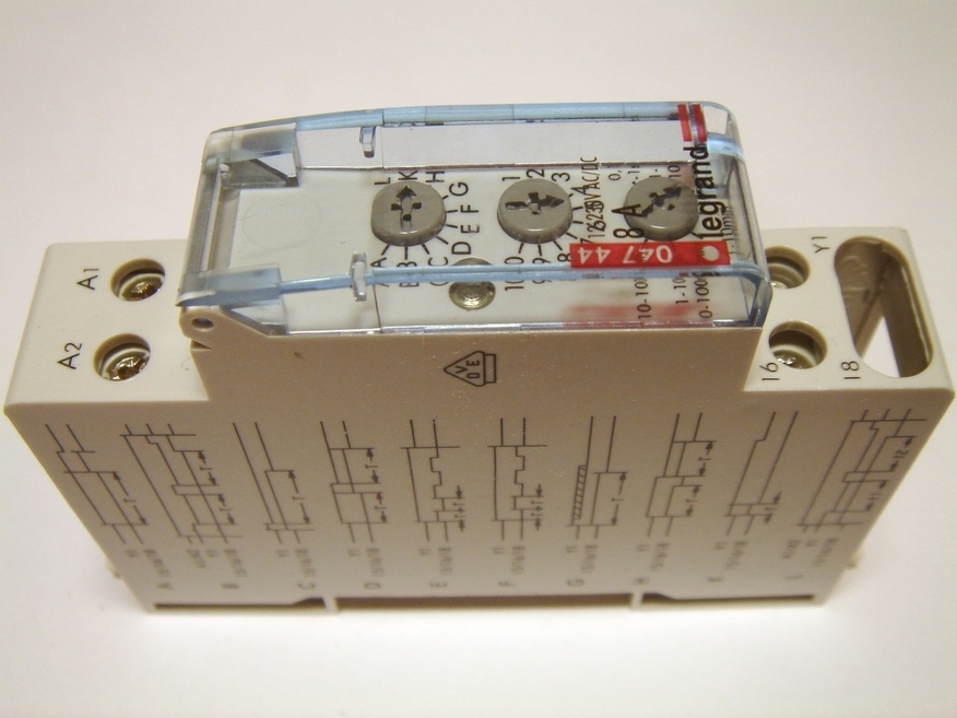 <p>
	Реле времени многофункциональное Rex2000 TR1m, Legrand, 04744</p>
