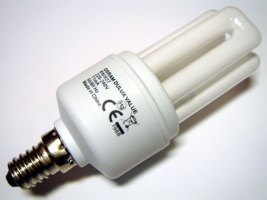 <p>
	Экономичная лампа 8 Вт, Osram Dulux® Value 8W/827/E14</p>
