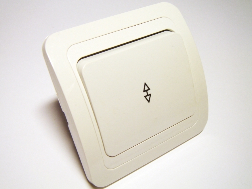 <p>
	Veksellüliti(ühe klahviga) süvispaigaldusega Makel (sari - Mimoza)</p>
