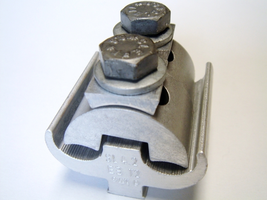 <p>
	Куплю ответвительные зажимы SL 4.25, Ensto</p>
