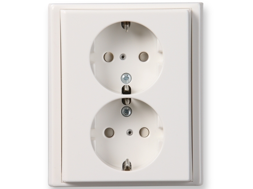 <p>
	Куплю розетки скрытой установки 2-ные</p>
