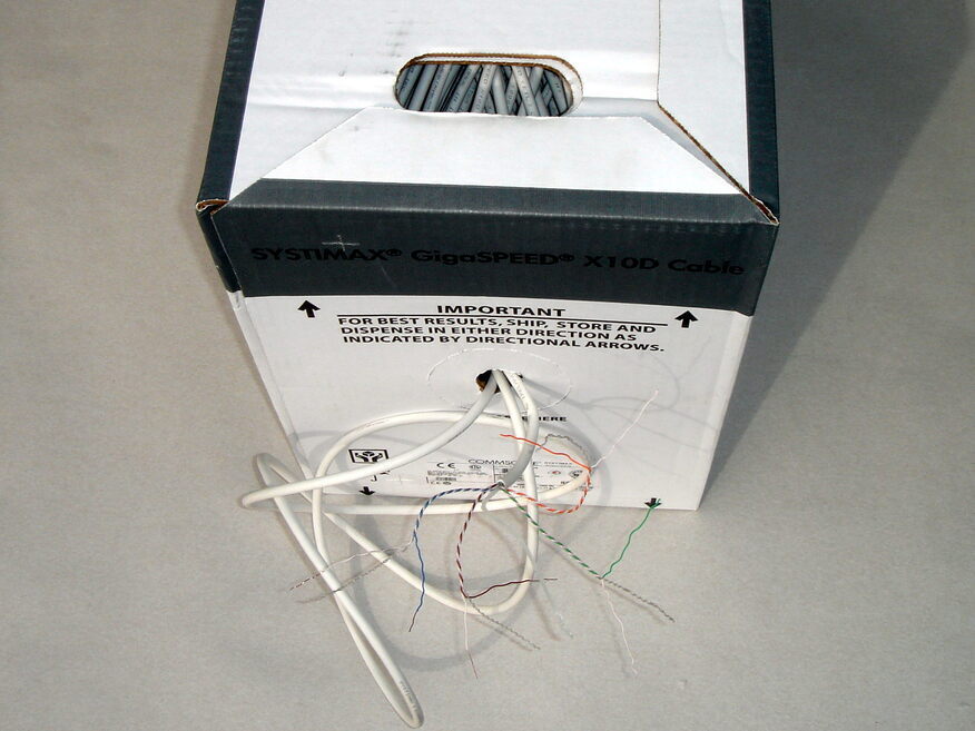 <p>
	<span style="color:#ff0000;">Безгалогенный</span> компьютерный кабель UTP Cat 6A, CommScope Systimax, Gigaspeed X10D, 760107318</p>
