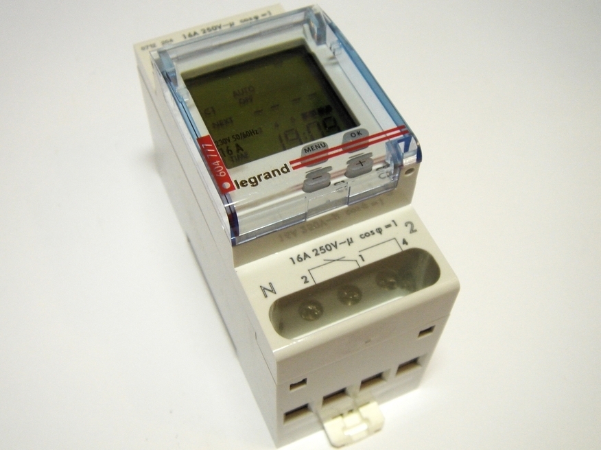 <p>
	Программные часы Legrand, MicroRex D22 Plus, 604777</p>
