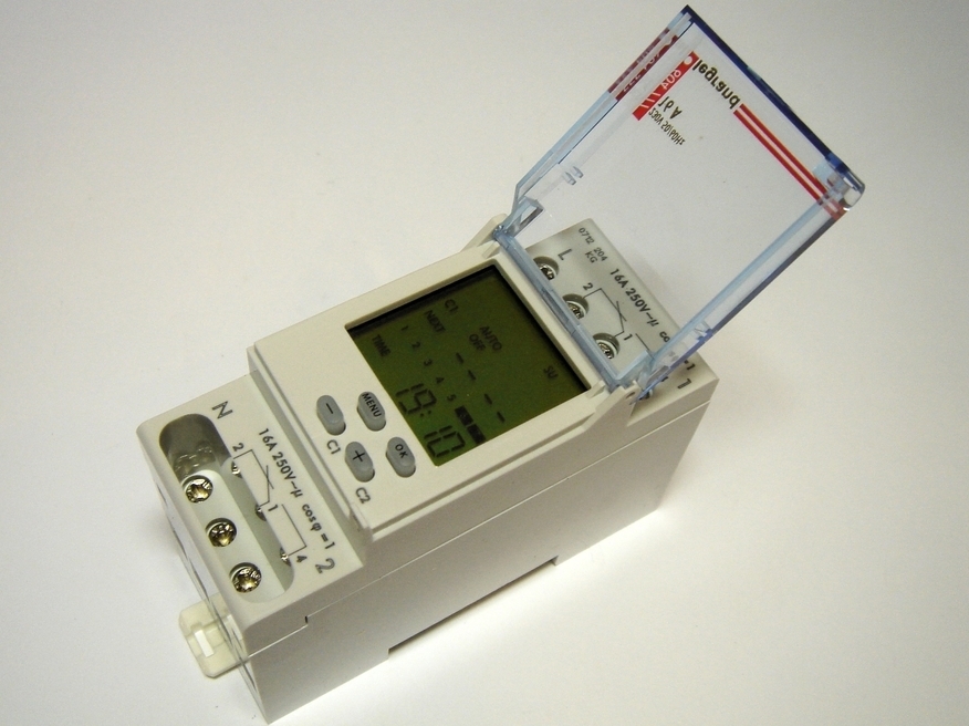 <p>
	Программные часы Legrand, MicroRex D22 Plus, 604777</p>
