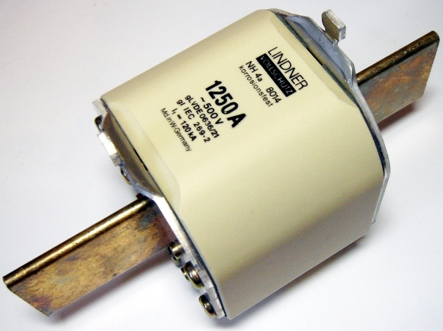 <p>
	Sulavkaitsmed 1250A, NH4a, Linder, 8014.1257</p>
