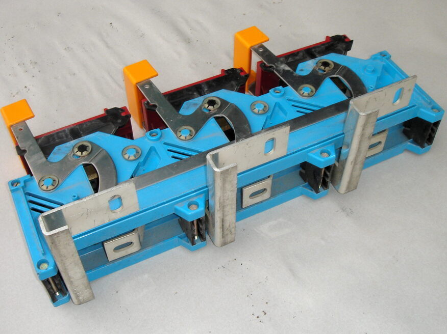 <p>
	Разъединитель предохранителей 3-фазный, 1000A, Efen, 38.300.4035</p>
