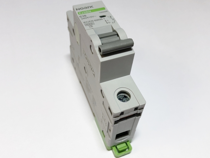 <p>
	Moodulkaitselüliti 1-faasiline C 16A, Noark, Ex9BN, 100098</p>
