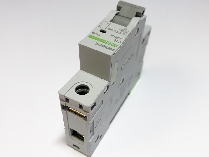 <p>
	Moodulkaitselüliti 1-faasiline C 16A, Noark, Ex9BN, 100098</p>
