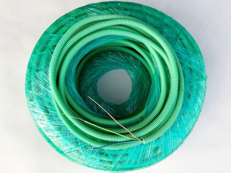 <p>
	<span style="color:#ff0000;">Halogeenivaba</span> painduv kõritoru juhtmetega 3 G 1,5 mm², Preflex Safe</p>
