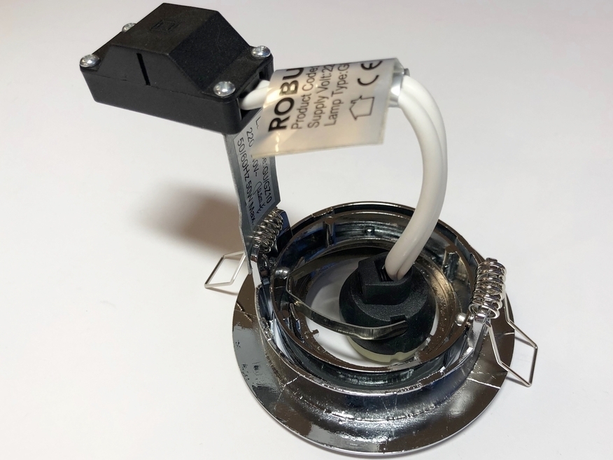 <p>
	Светильник для навесного потолка Robus, R208SC, цвет блестящий хром</p>
