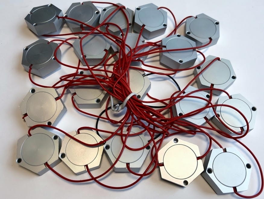 <p>
	Цепочка светодиодных модулей 10Вт, 30-80В DC(постоянного тока), красный</p>
