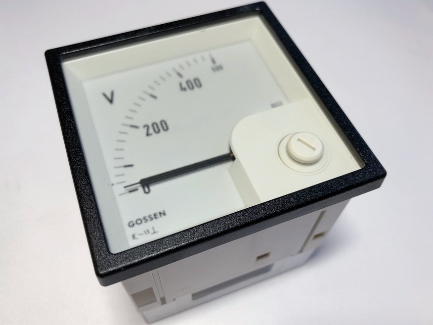 <p>
	Voltmeeter analoog 0-500V, EQB72, Gilgen Muller & Weigert</p>
