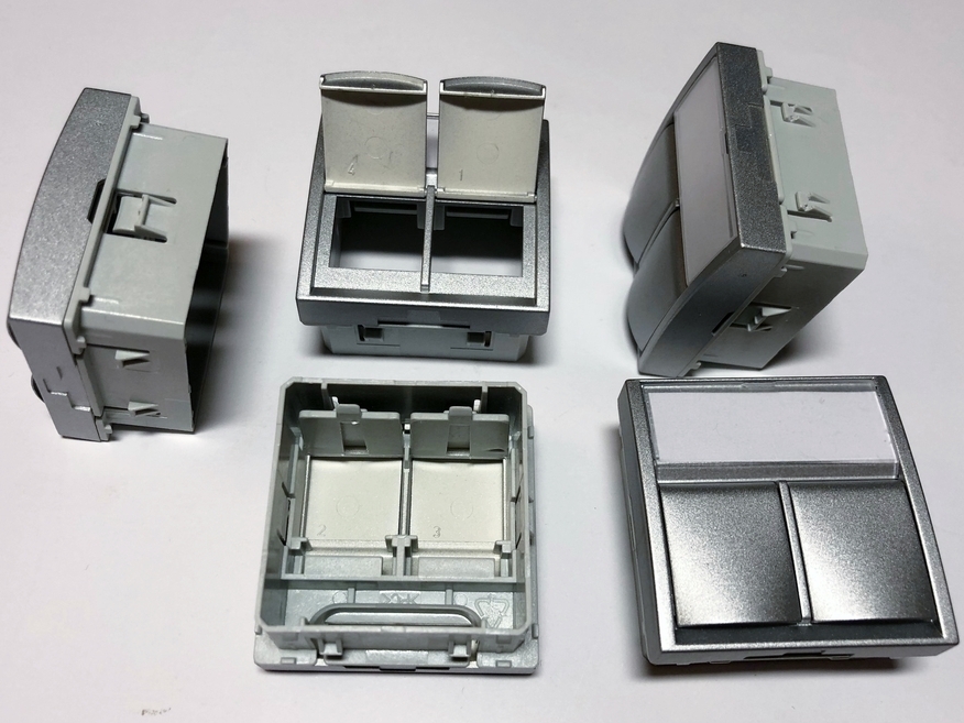 <p>
	Центральная плата 2-ная, для компьютерных и телефонных гнёзд</p>
