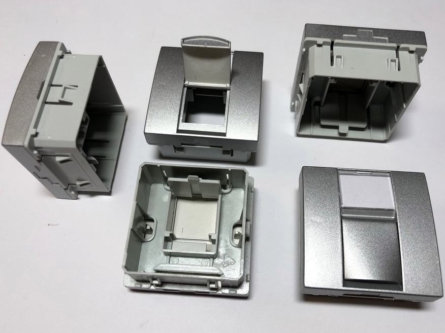 <p>
	Центральная плата 1-ная, для компьютерных и телефонных гнёзд</p>
