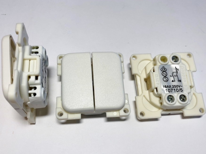 <p>
	Grupilüliti(kahe klahviga) süvispaigaldusega Polo, 10710/5</p>
