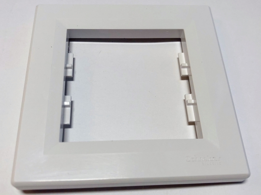 <p>
	1 - kohaline raam Schneider Electric (sari - Asfora), EPH5800121</p>
