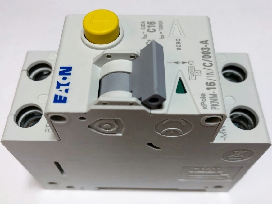 <p>
	Rikkevoolukaitse koos kaitselülitiga 1-faasiline C 16A, 30mA(0,03A), Eaton, PKNM-16/1N/C/003-A-MW, 236217</p>
