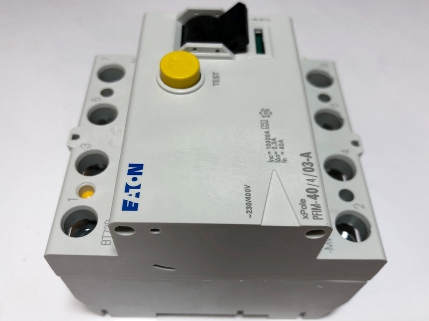 <p>
	Rikkevoolukaitse 3-faasiline 40 A, <span style="color:#ff0000;">300mA(0,3A)</span>, Eaton, PFIM-40/4/03-A-MW, 235441</p>
