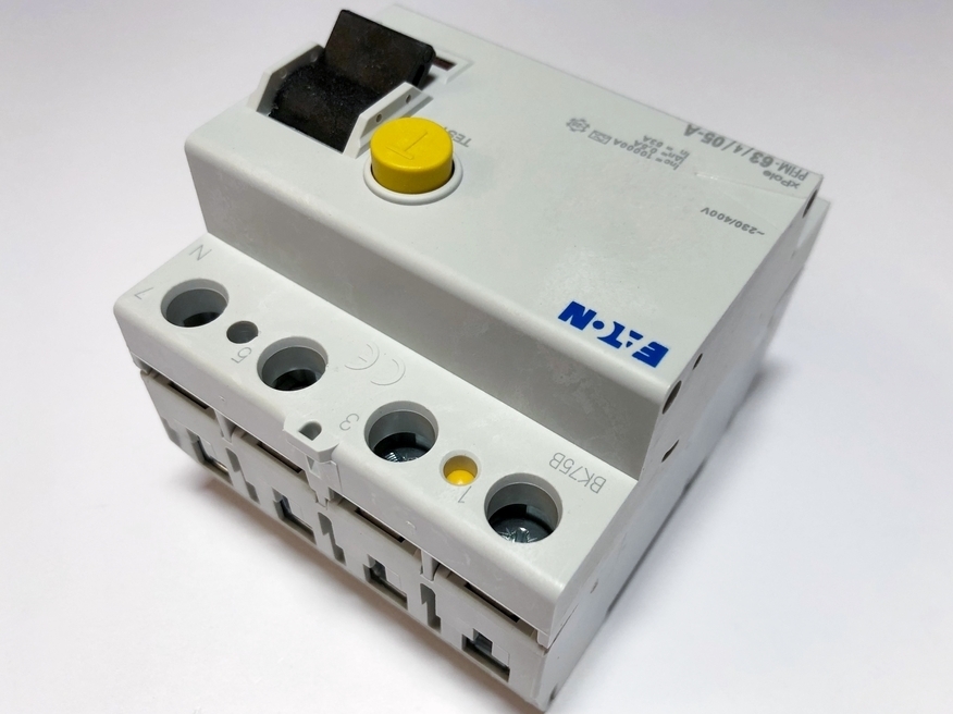<p>
	Rikkevoolukaitse 3-faasiline 63 A, <span style="color:#ff0000;">500mA(0,5A)</span>, Eaton, PFIM-63/4/05-A-MW, 235446</p>
