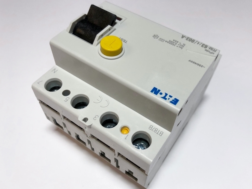 <p>
	Rikkevoolukaitse 3-faasiline 63 A, 30mA(0,03A), Eaton, PFIM-63/4/003-A-MW, 235443</p>
