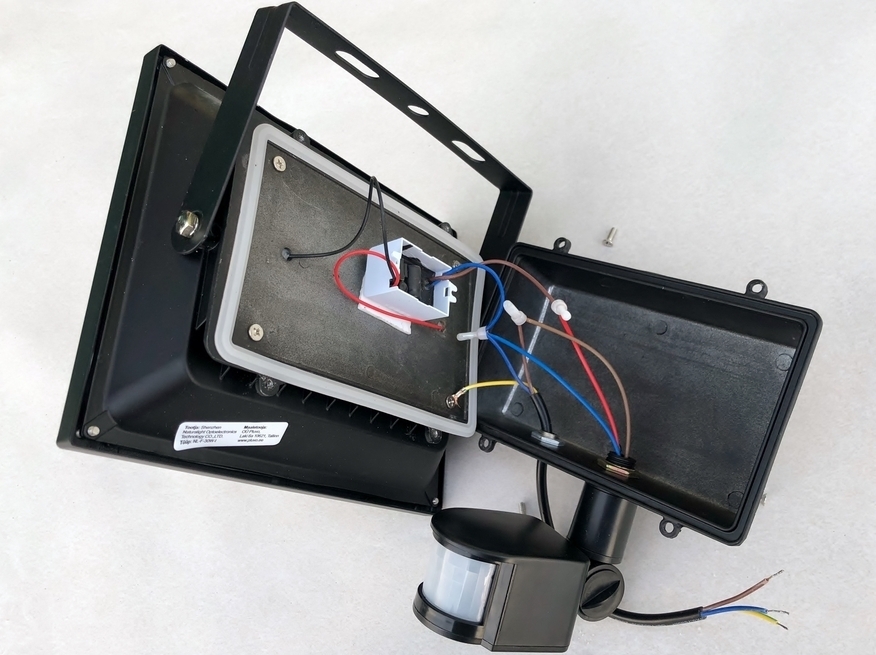 <p>
	<span style="color: #ff0000">LED</span> prozektor 30 W, NL-F-30W-I, Pluvo, liikumisanduriga</p>
