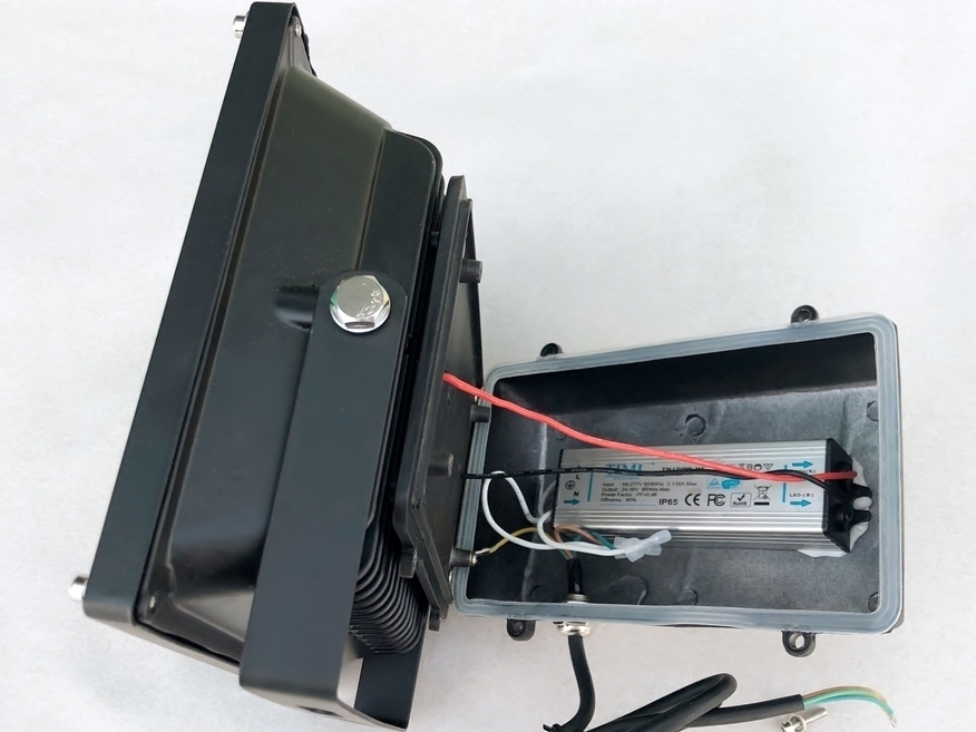 <p>
	<span style="color:#ff0000;">Светодиодный</span> прожектор 30 Вт, TI-GC-FL30W, Pluvo</p>
