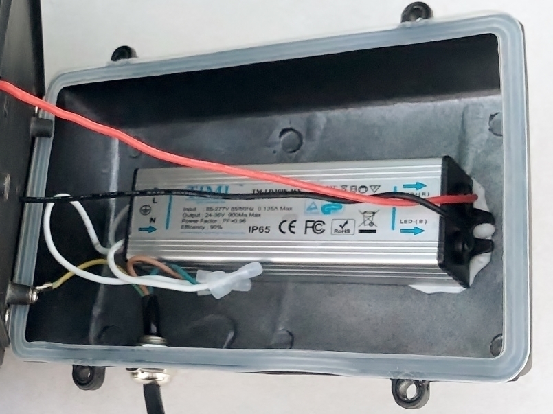 <p>
	<span style="color:#ff0000;">Светодиодный</span> прожектор 30 Вт, TI-GC-FL30W, Pluvo</p>
